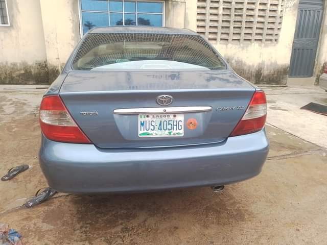 A picture of Very good car with good engine and gear painted on
