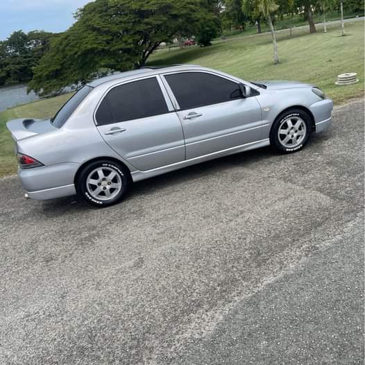 mitsubishi lancer