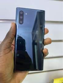 A picture of Samsung Note 10 5G 256gb storage 430k slightly cracked WhatsApp