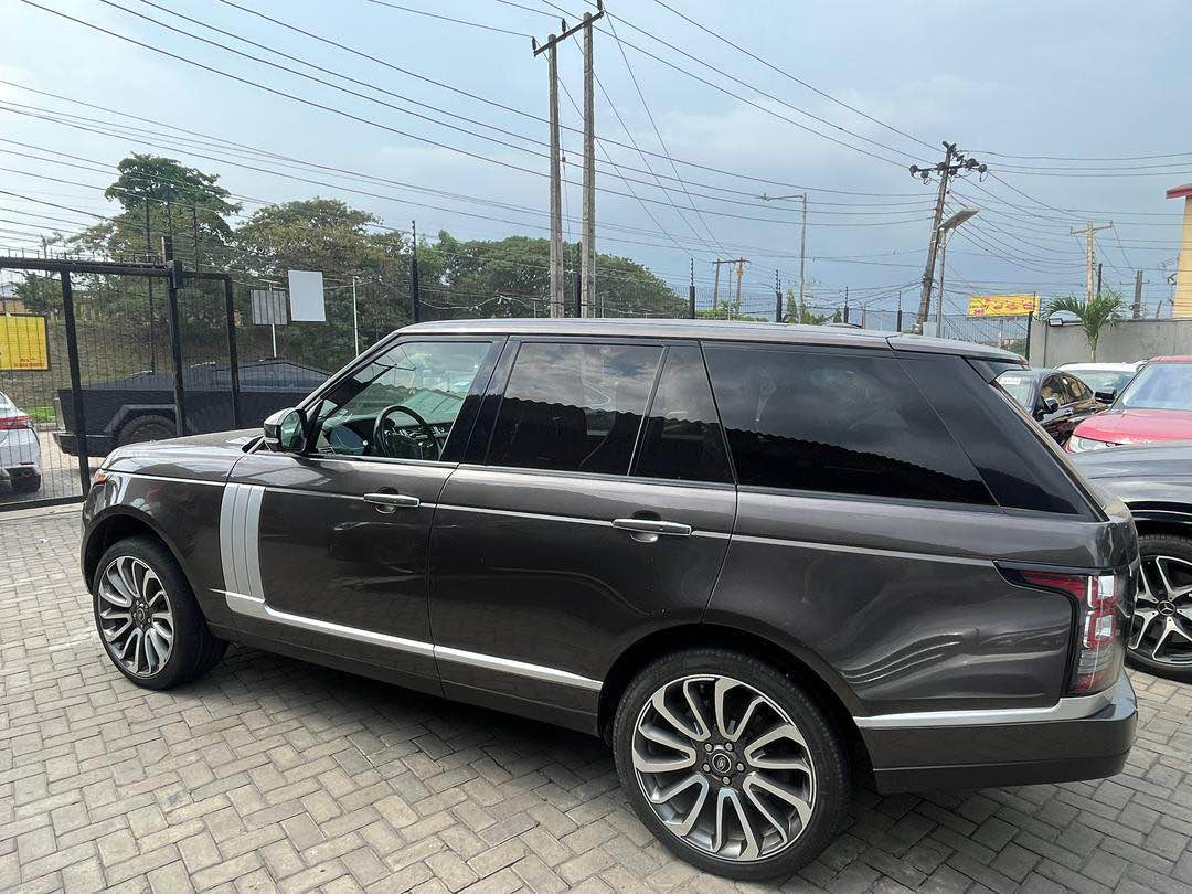 A picture of 2014 Range Rover autobiography
