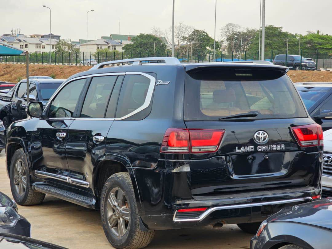 A picture of TOYOTA LANDCRUISER 2013 UPGRADED 2023