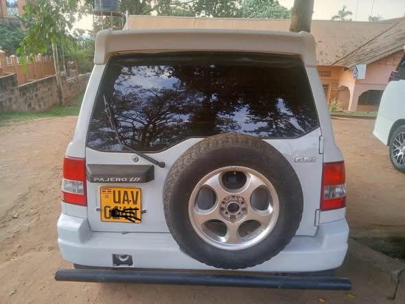 A picture of Mitsubishi GDi O 5 seater in good condition