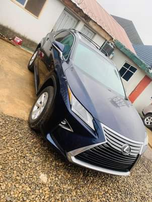 A picture of Lexus RX350 2016 model toks