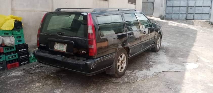 A picture of VOLVO WAGON FOR SALE ENGINE AND GEAR IS OK... LOCATION