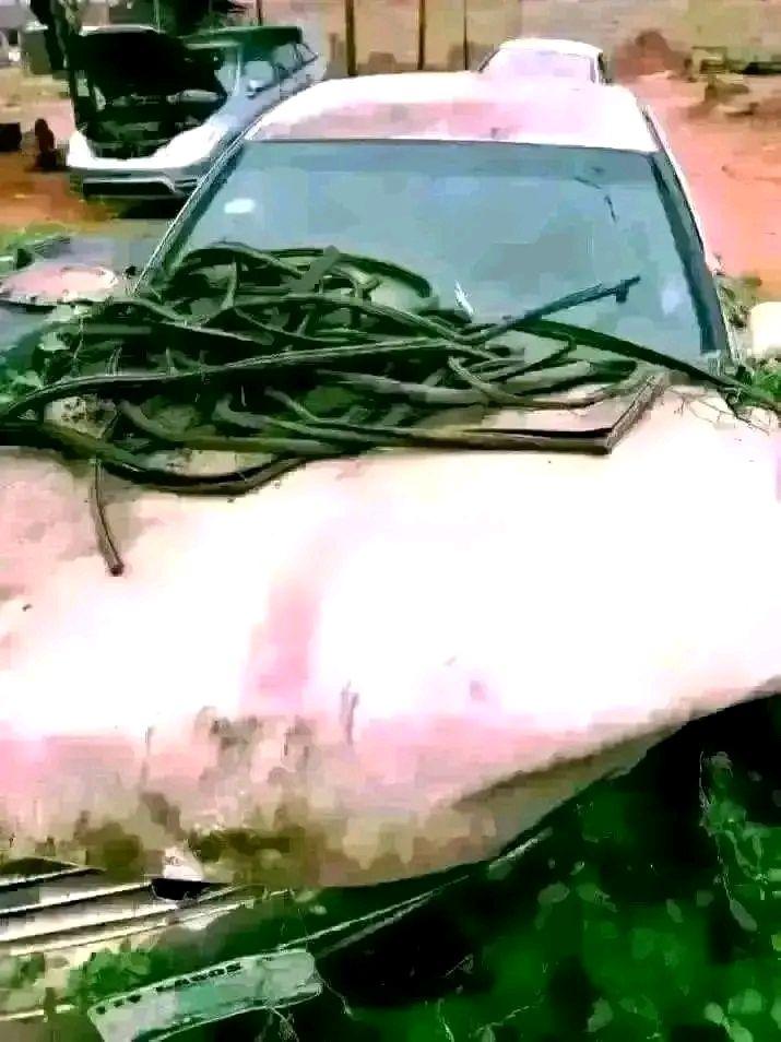 A picture of I buy Faulty Cars Old Cars Burnt Cars Accident Cars