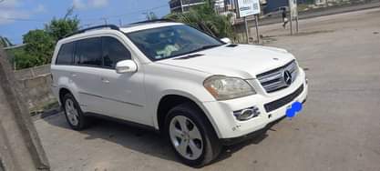 A picture of Awoof Traveling Deal 2008 GL 450 First body buy and