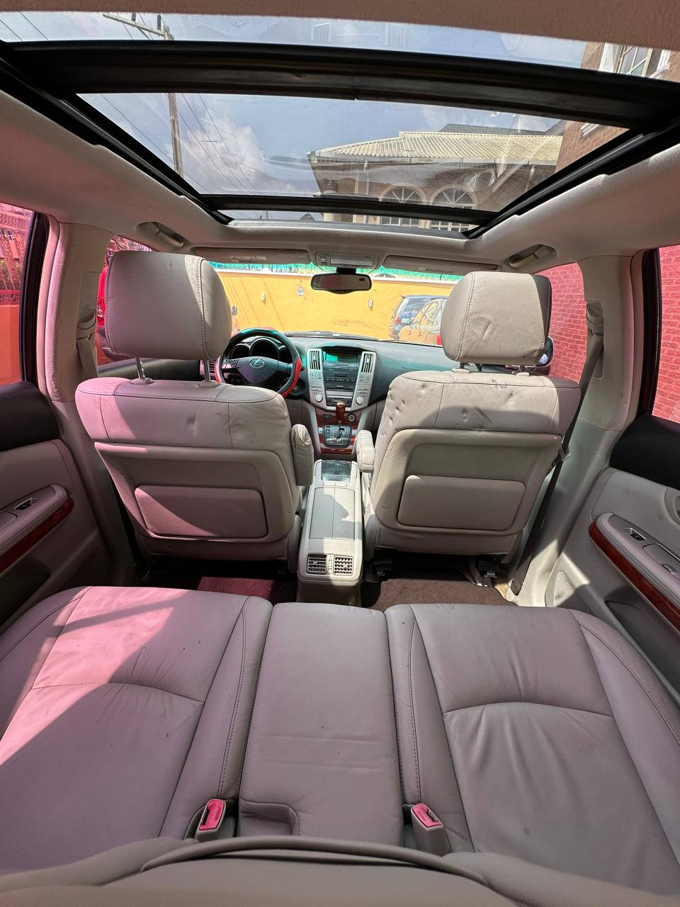 A picture of Lexus Rx330