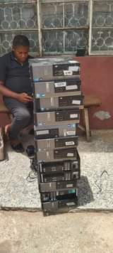 A picture of 85 piece of tokunbo DELL and HP Corei5 Ram 4gb