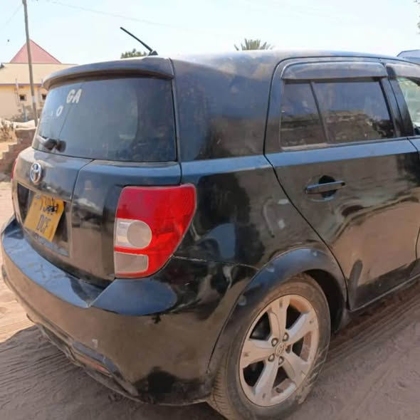 A picture of Toyota IST new model Bei 6ml Call WhatsApp 0767510909 Location