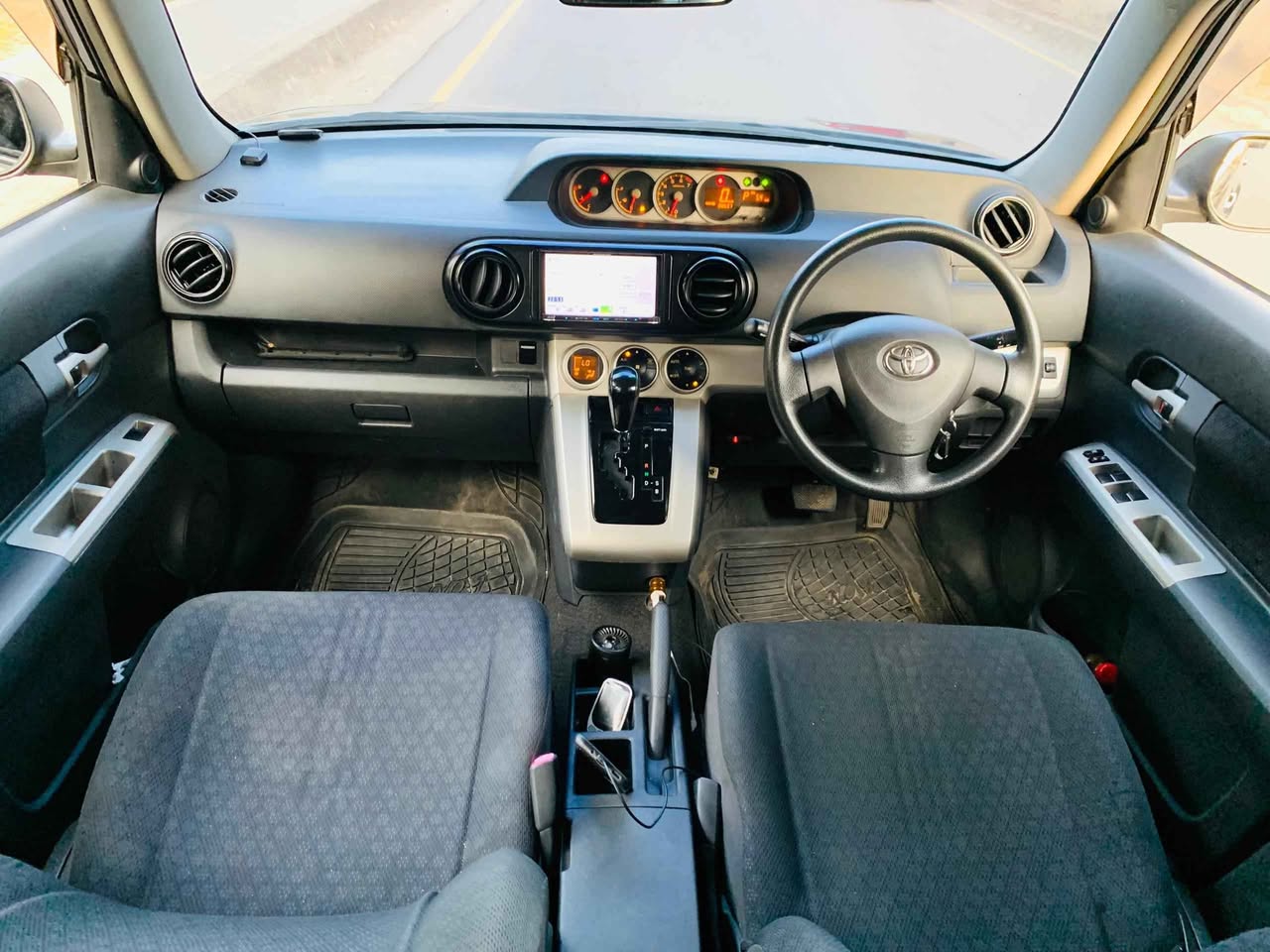 A picture of TOYOTA RUMION