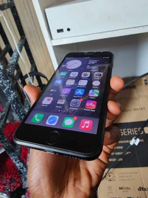 A picture of Iphone 7 plus Gb 128 Gb Fingerprint ipo Battery 100