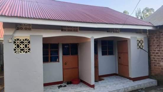 A picture of 2 double rooms for sale at 38m. They make 500