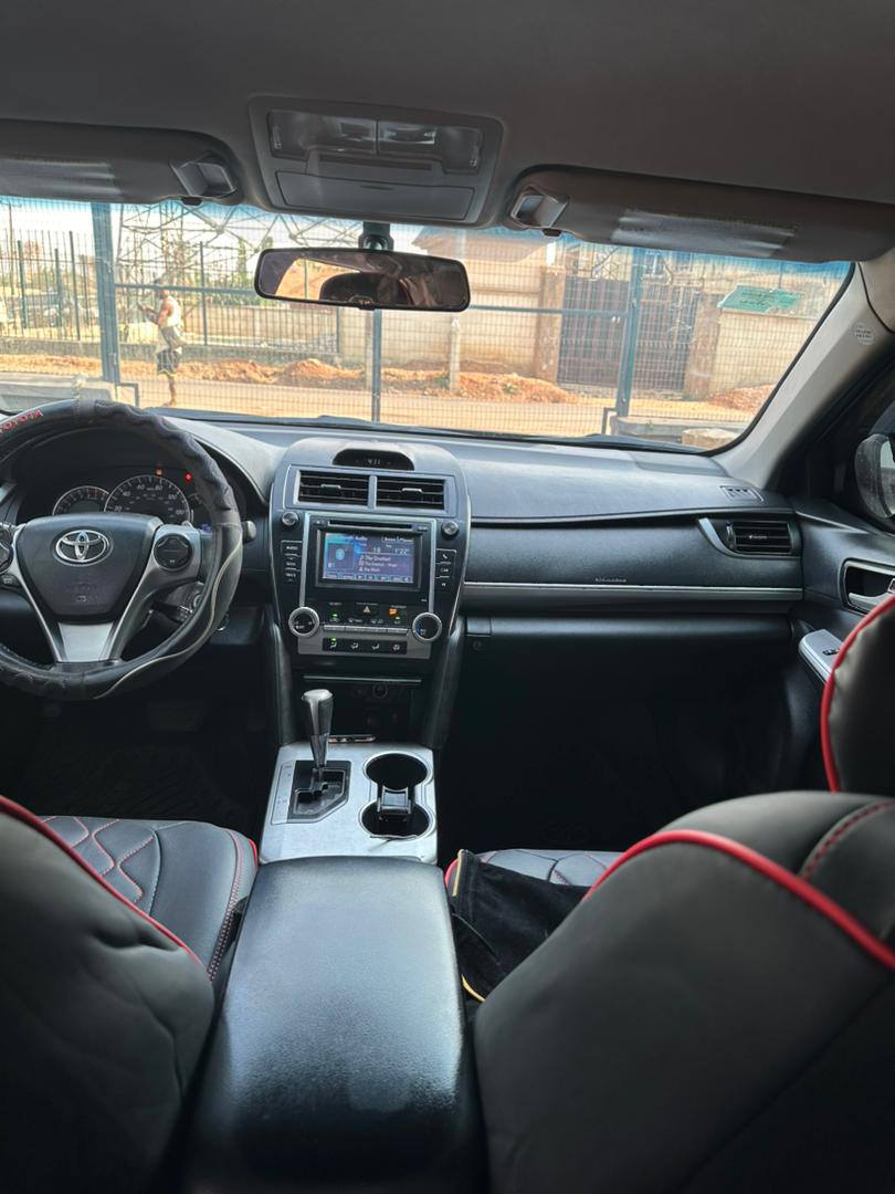 A picture of 2013 Toyota Camry SE 6 months Used available LED headlights