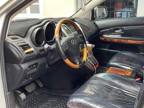 A picture of wowThis is crispy clean lexus rx350 2008 model full option
