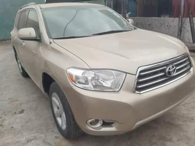 A picture of Classy Comfort Durable Exotic Toyota Highlander 08 09 limited edition