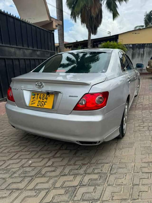 A picture of 2005 Toyota Mark x
