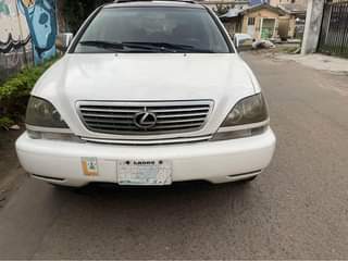 A picture of Lexus 300