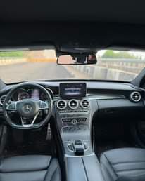 A picture of Mercedes Benz C400