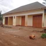 A picture of 4bouble shops and 1single room on sale 65m located at