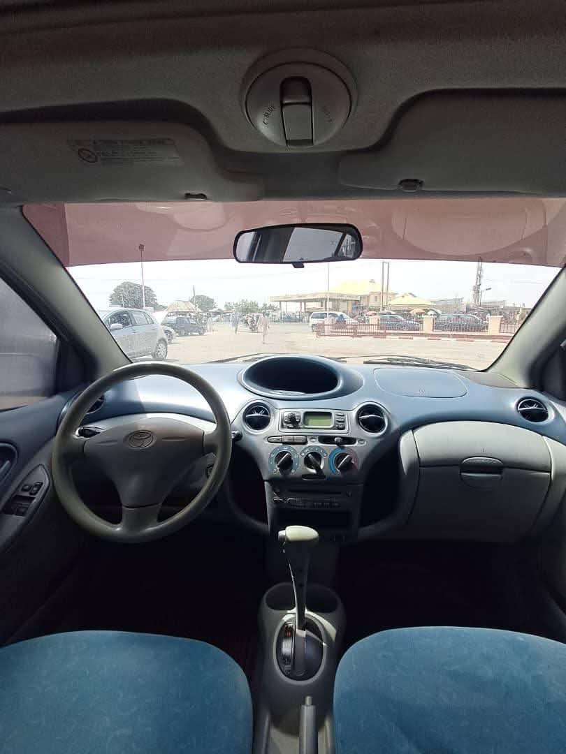 A picture of 2005 Toyota yaris