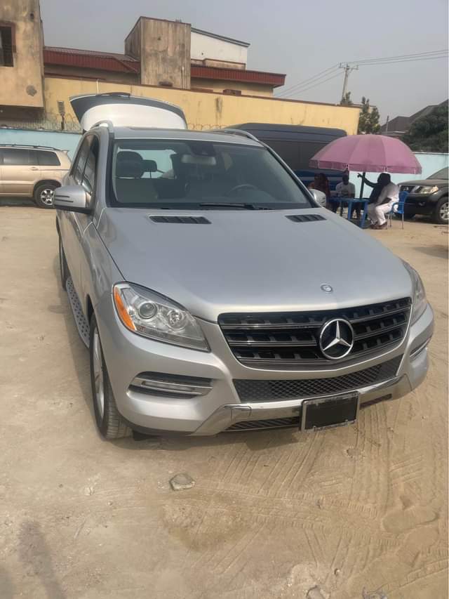 A picture of Foreign use 2013 Mercedes Benz