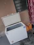 A picture of Mwenye bahati aje abebe friza litre 200 lak 330k tu