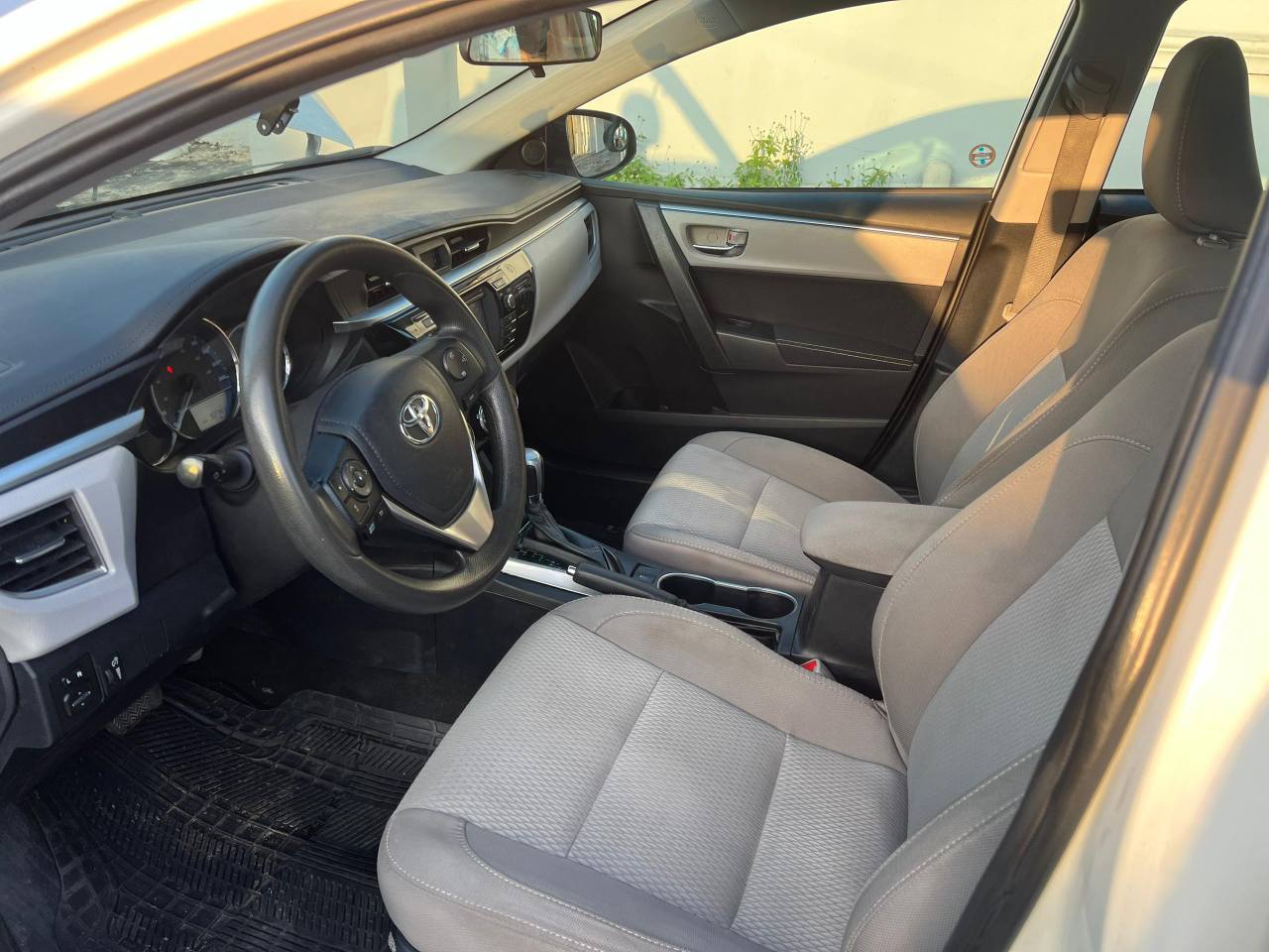 A picture of 2016 Toyota Corolla LE