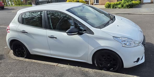 peugeot 208