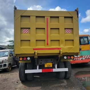 A picture of Make howo Type dumptruck 2018 Price 95 000 000