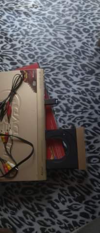 A picture of hii ni DVD MPYA KABISA na niyakisasa unaweza kuotumia kwa