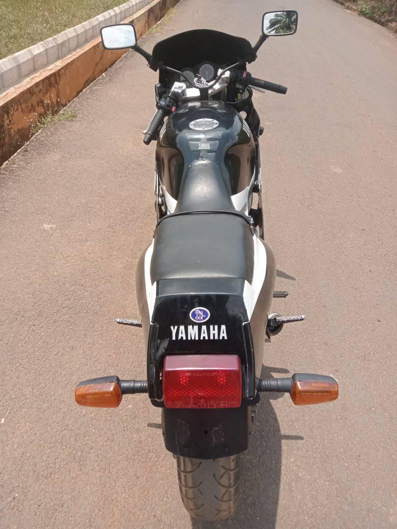 A picture of YAMAHA FZR 600CC GENESIS 4 CYLINDER 4 PLUG 16 VALVE