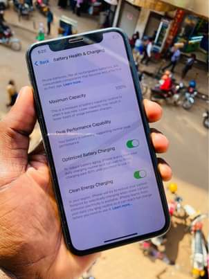 A picture of iPhone X 64Gb at 430k