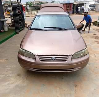 A picture of Toyota camry 1999