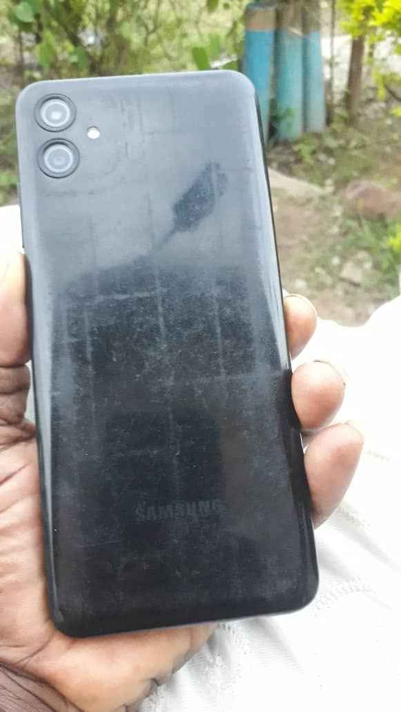 A picture of Samsung galaxy phone ao4e for sale