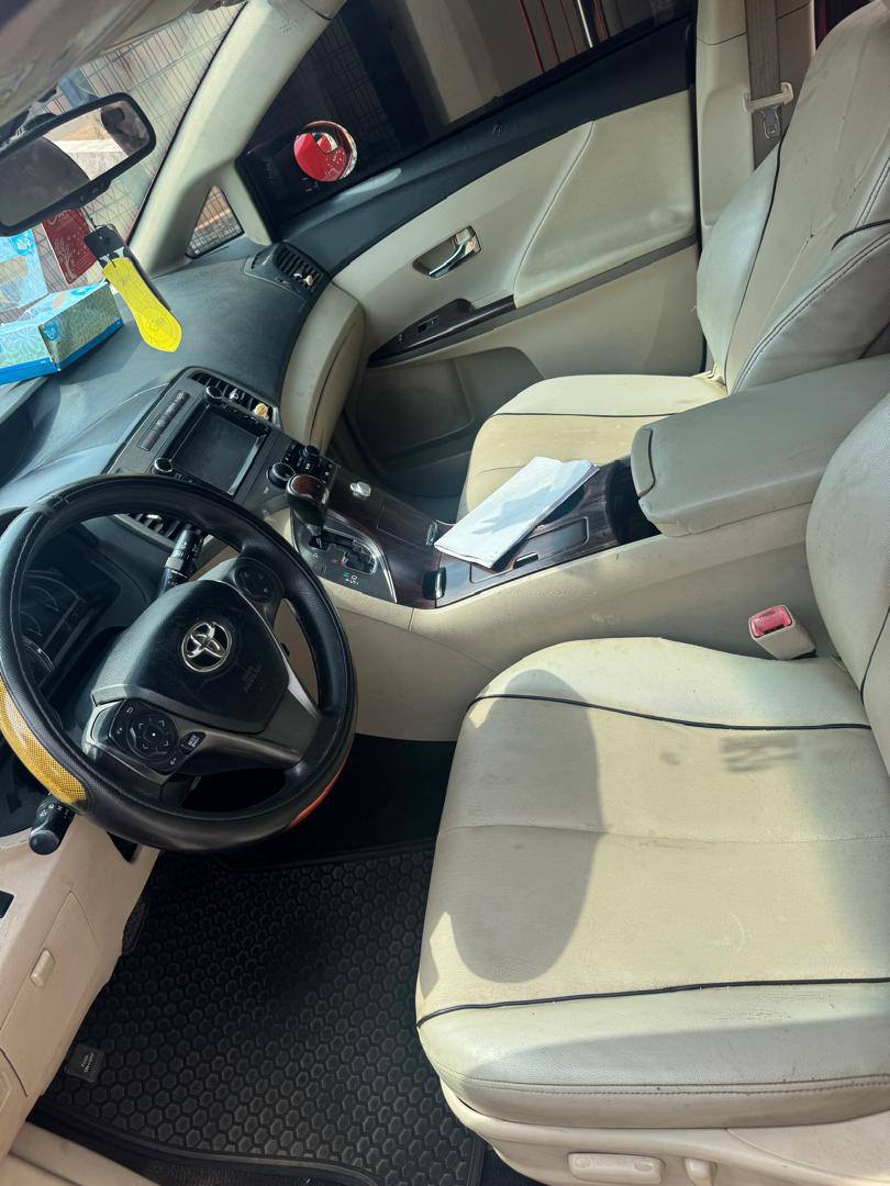 A picture of 2012 venza