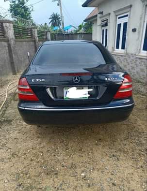 A picture of Benz e350 sharp and clean