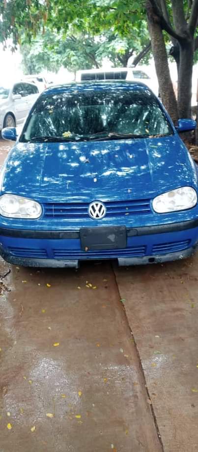 A picture of Distress Very Sharp Golf 4 Saloon 010 Model