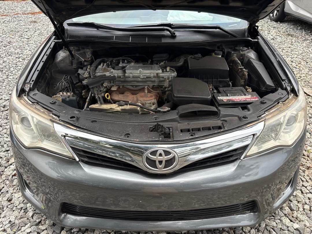 A picture of TOYOTA CAMRY XLE
