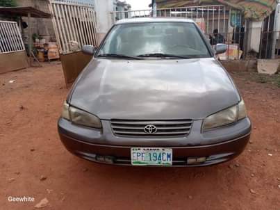 A picture of 2000 Toyota Camry Le