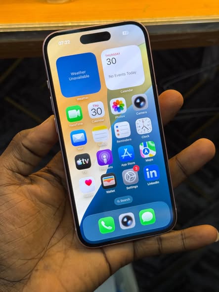 A picture of IPhone 15 esim
