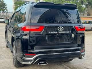 A picture of TOYOTA LAND CRUISER ZX