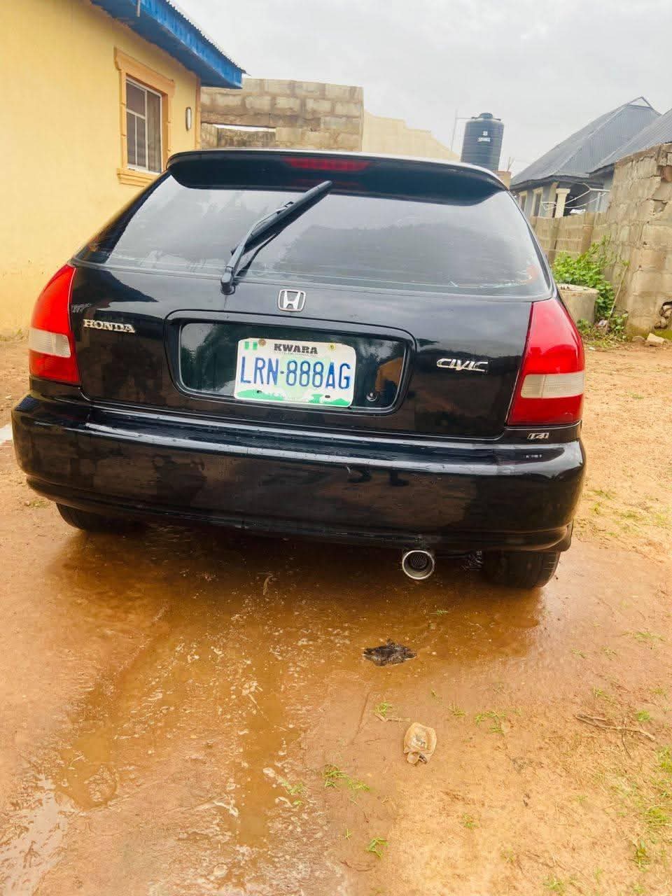 A picture of 2000 Honda civic