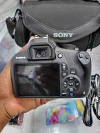 A picture of Canon T5 Full With the lens 18 55mm Bei 750k