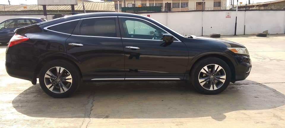 A picture of Honda crosstour 016