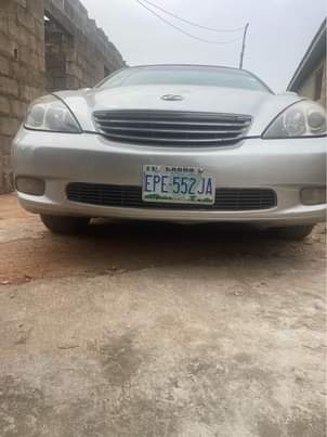 A picture of Lexus ES330
