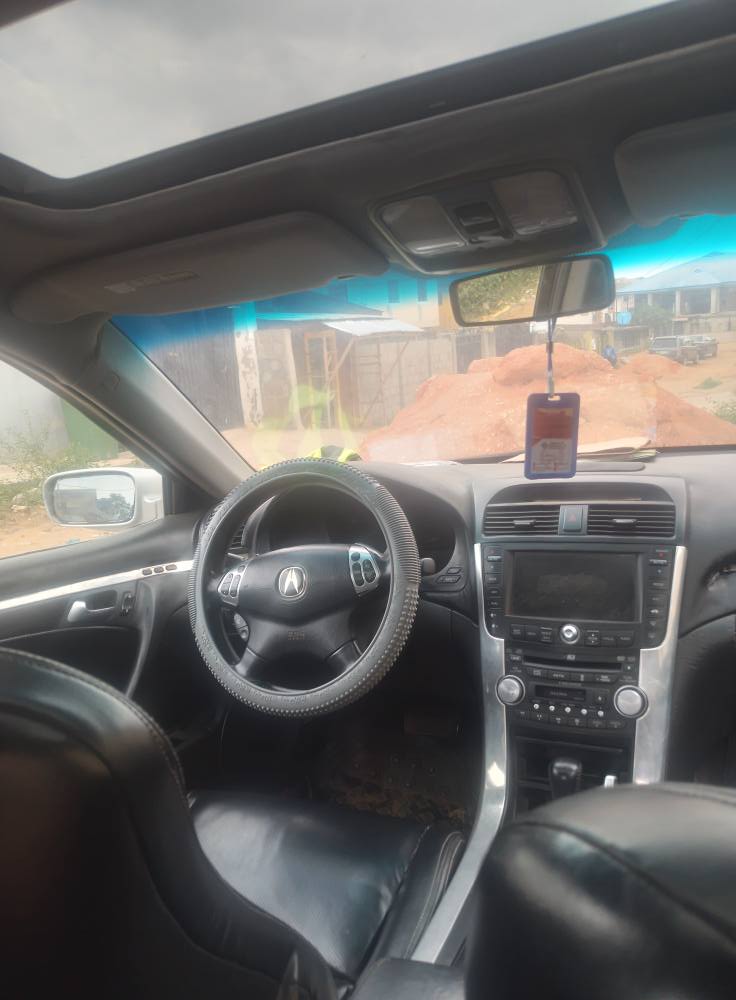A picture of Neatly used Acura TL 04 for sale