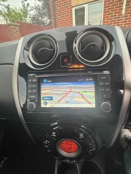A picture of 2014 Nissan note
