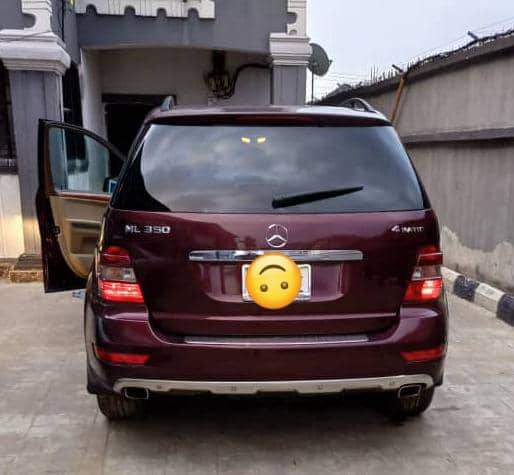 A picture of 08 Ml350 First Body n First User Less Than A