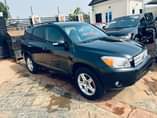 A picture of 07 Toyota RAV4