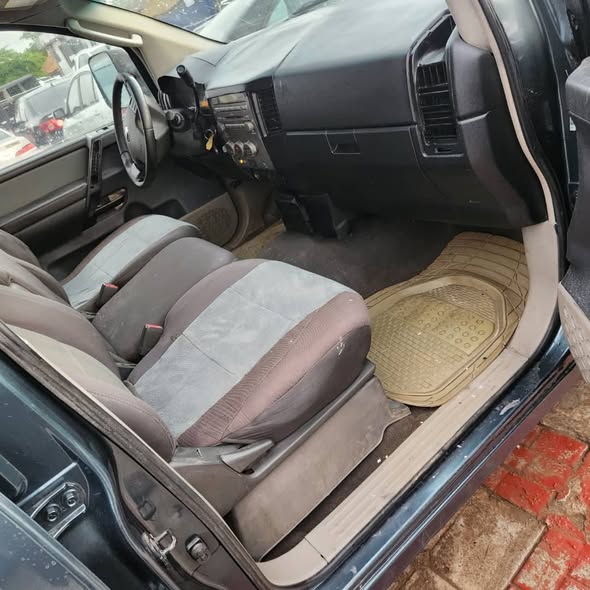 A picture of Nissan Titan 2006 model